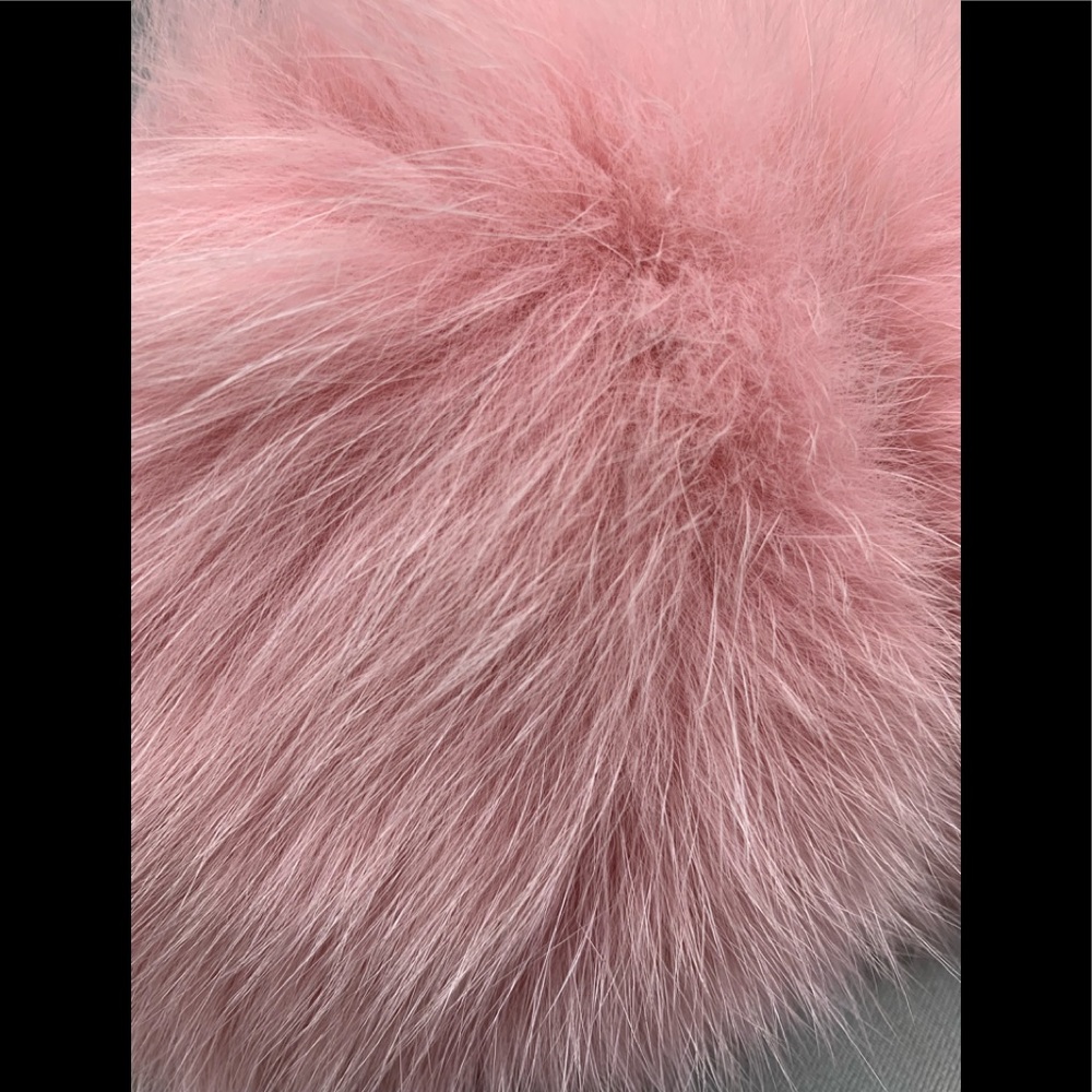 LIKE NEW!🤩Oscar de la Renta earmuffs - Picture 5 of 5